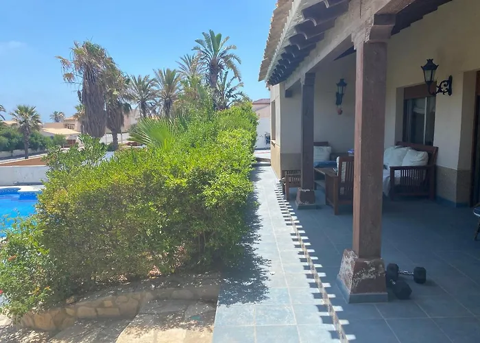 5 Con Piscina Y Jardin